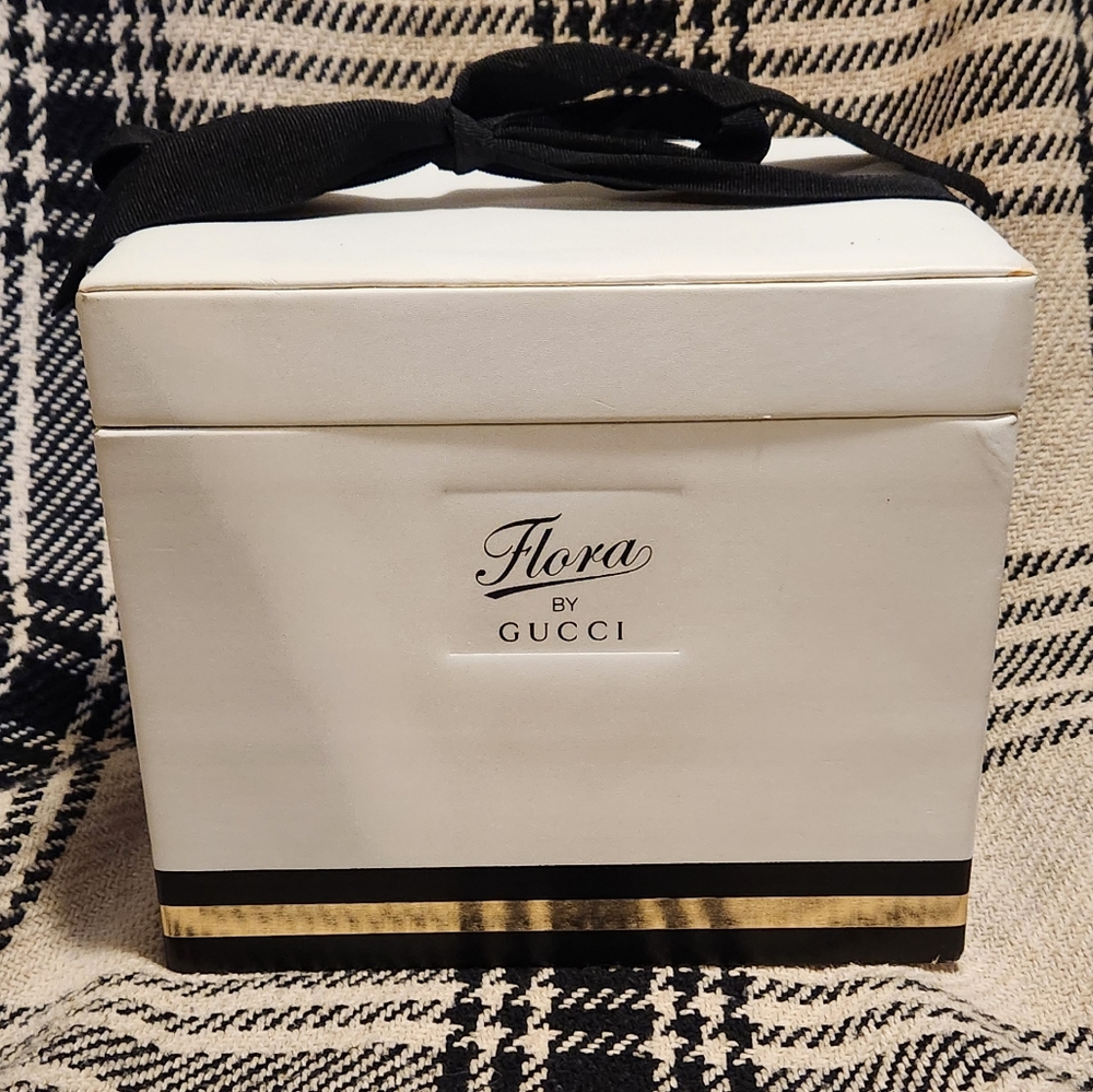 Gucci box